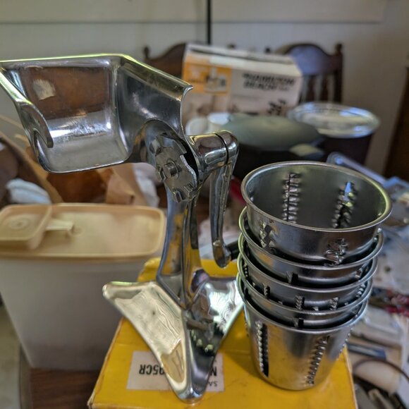 Vintage Salad Maid Food and Veggie Cutter - Picture 2 of 2